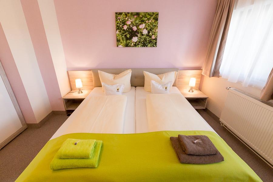Kraeuterhotel Garni Zur Klostergrotte Nohra  Buitenkant foto
