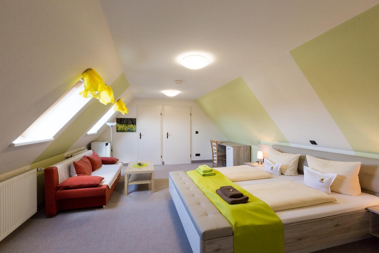 Kraeuterhotel Garni Zur Klostergrotte Nohra  Buitenkant foto